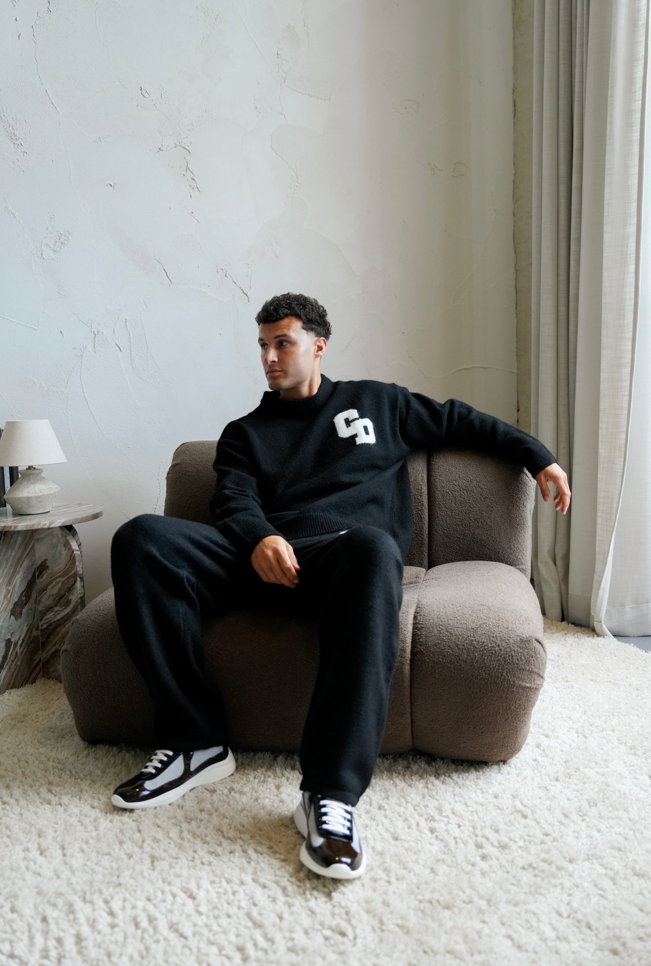 Model view of Cardair CD Logo Knit Black Sweatshirts